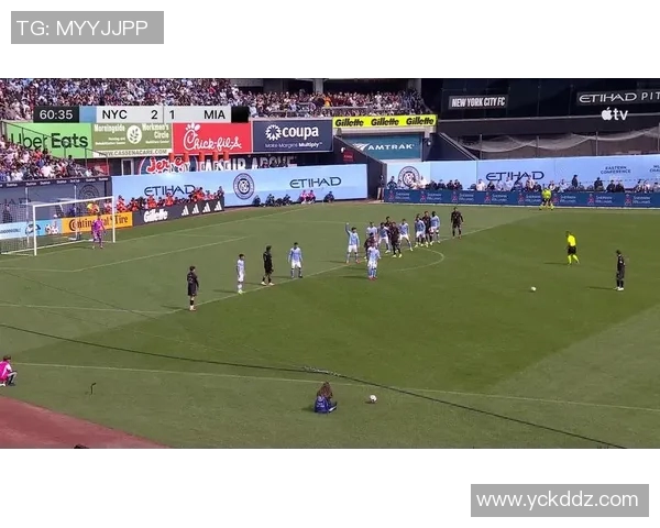 国际足球明星赛晚宴盛况空前球星云集共庆足球盛事